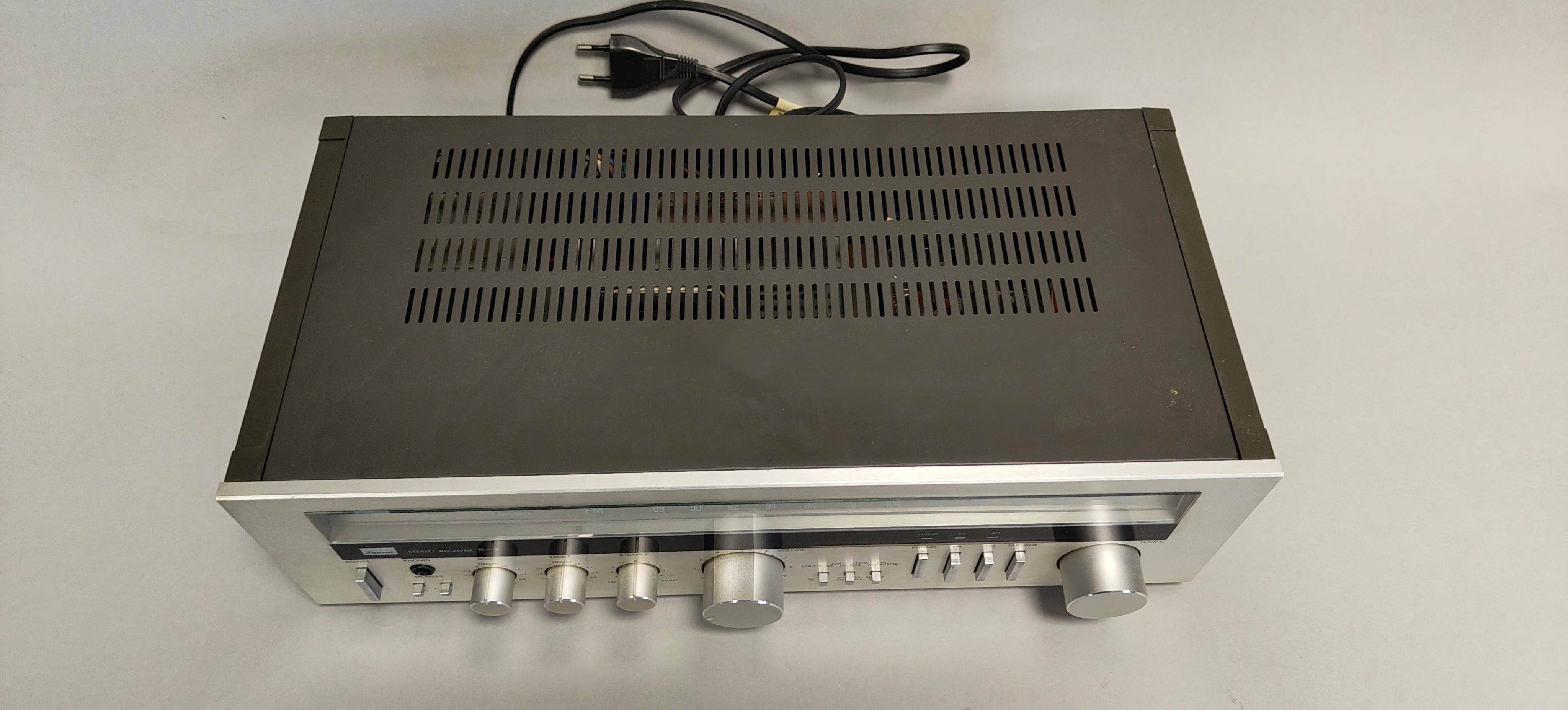 Sansui R-5
