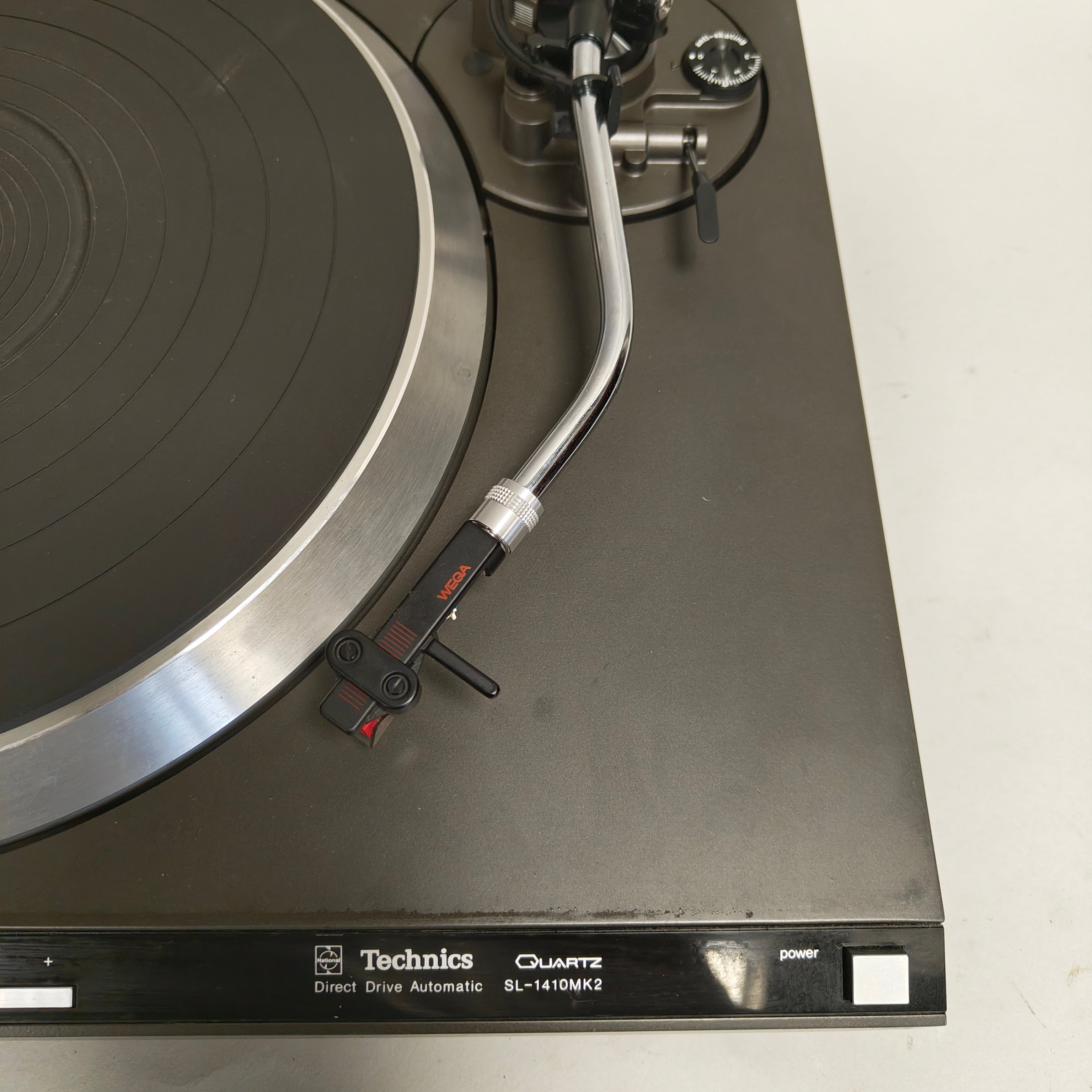 Technics SL-1410MK2 Quartz Direct Drive Automatic Turntable