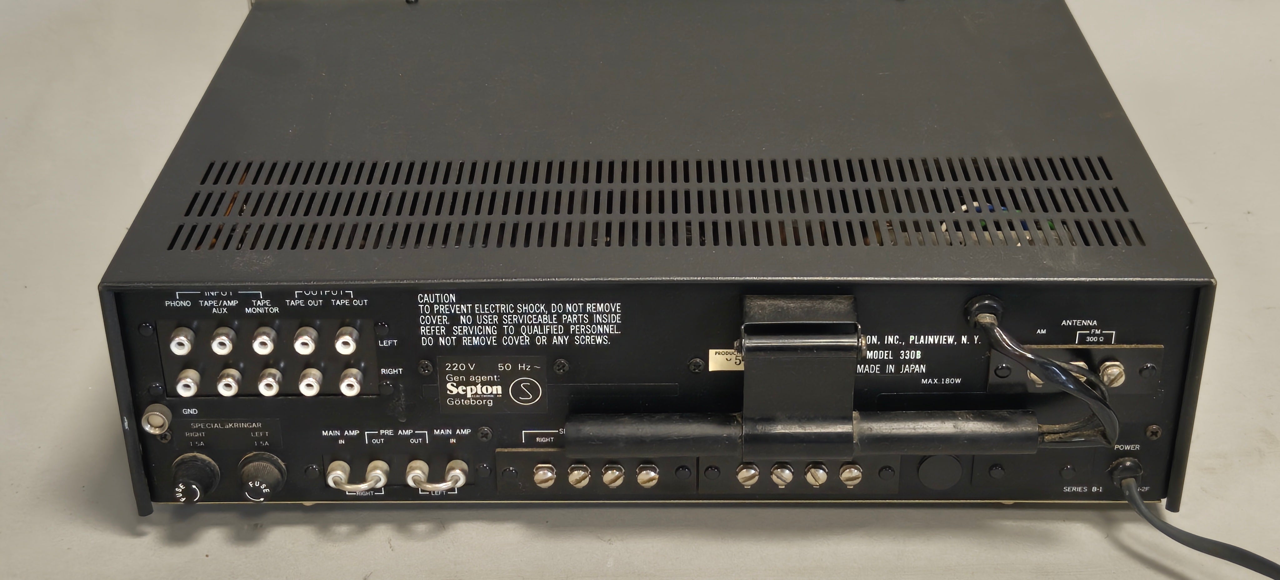 Harman Kardon 330B Stereo Receiver