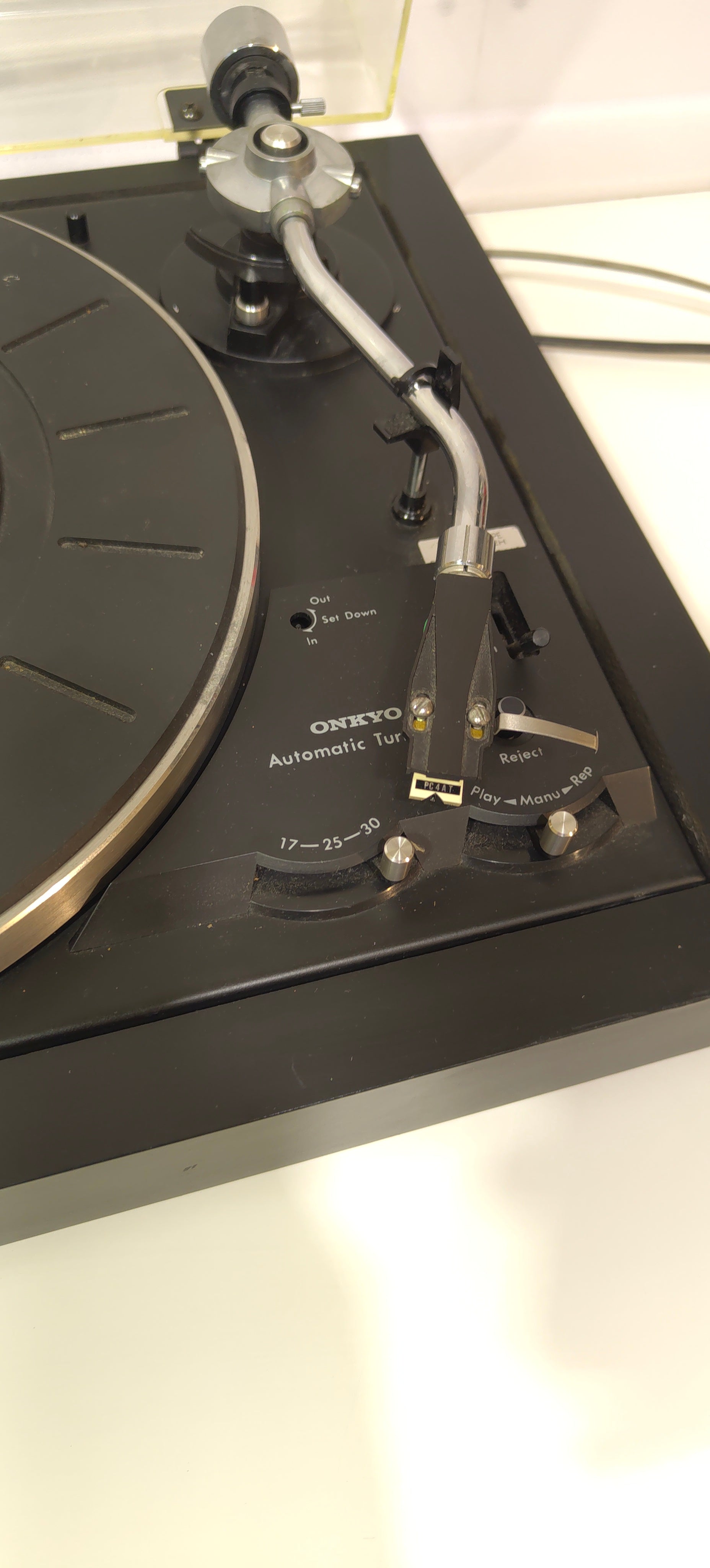 Onkyo CP-100A – automatinis vinilinių plokštelių grotuvas