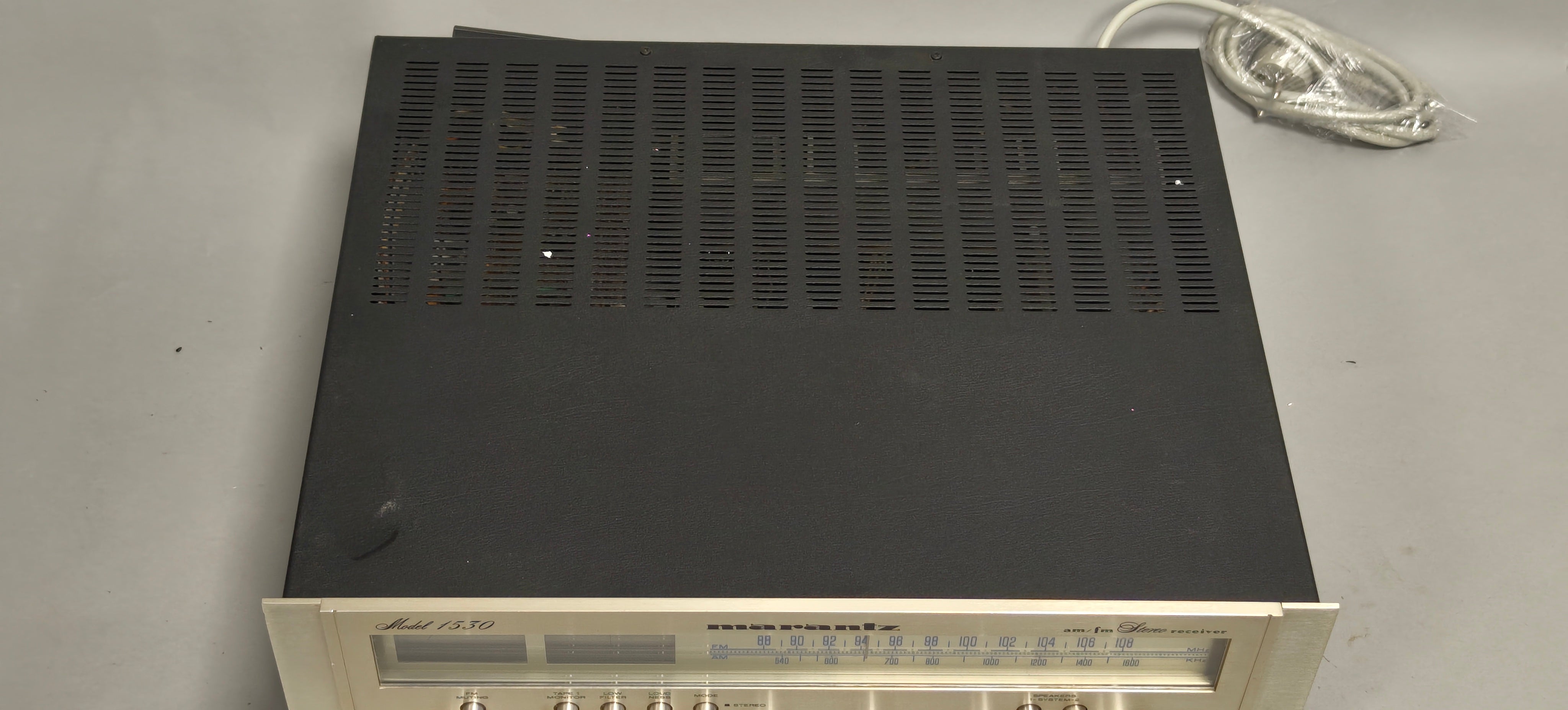 Marantz Model 1530 AM/FM Stereo Receiver - Refurbished
