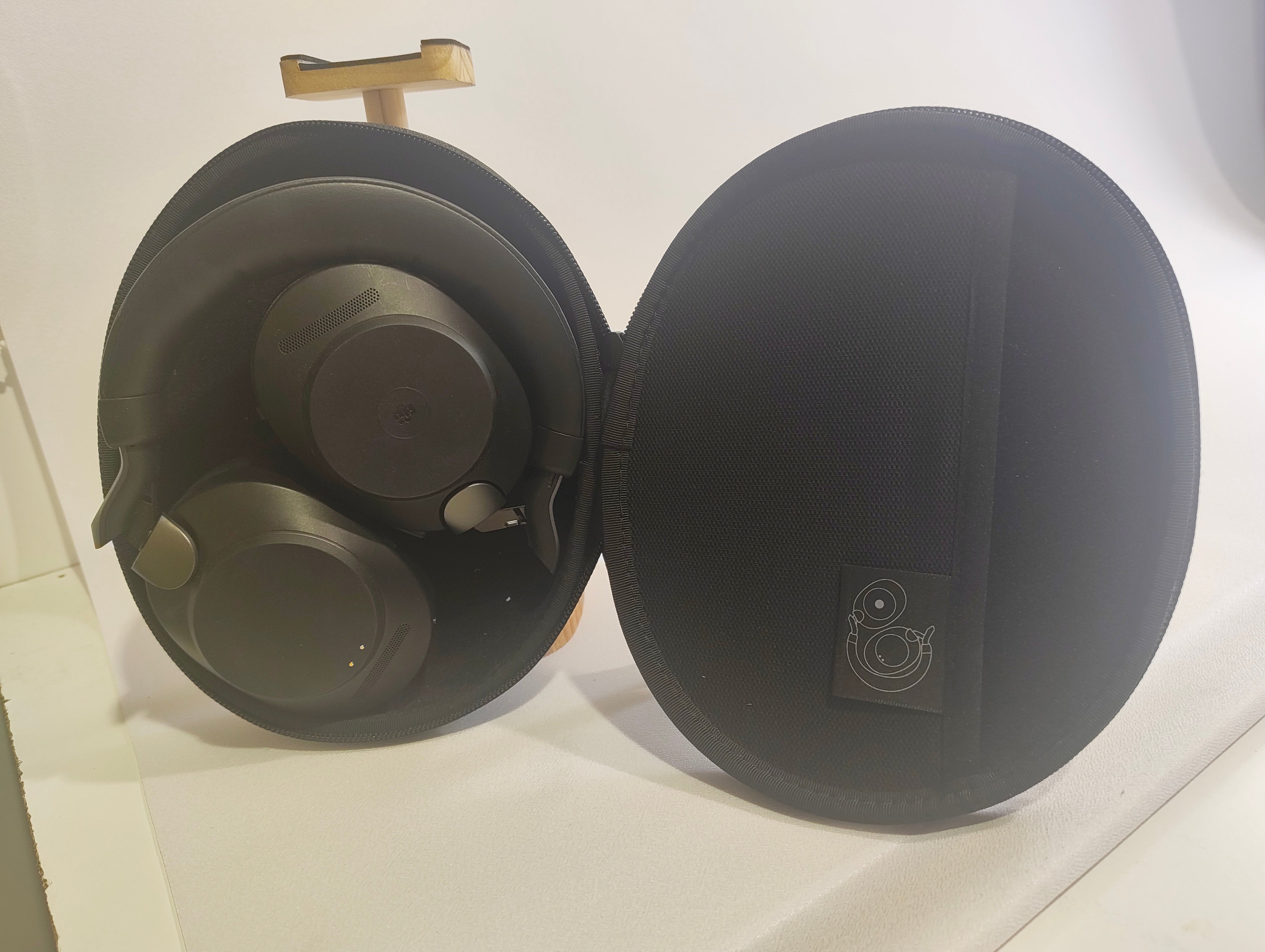 Jabra Evolve2 85 Premium verslo klasės ausinės