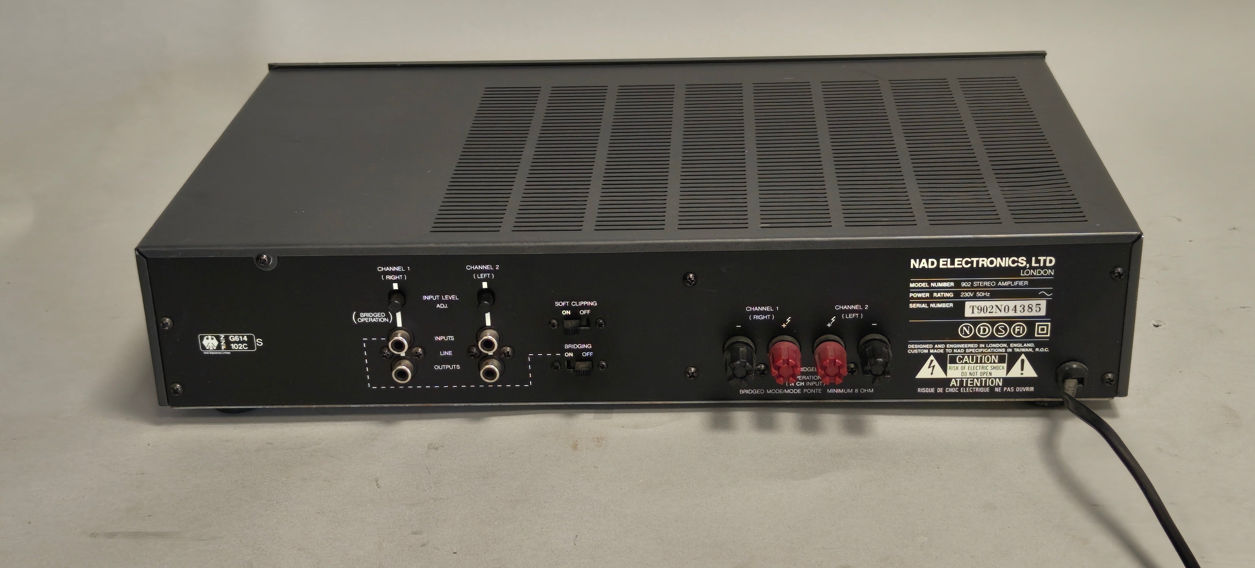NAD 902 Stereo Power Amplifier